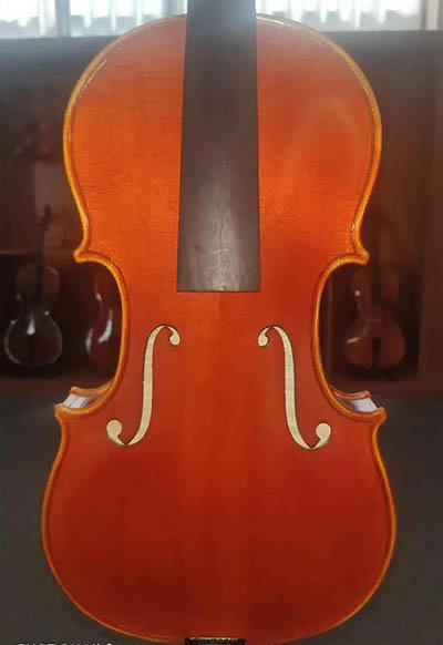 意大利琥珀紅色小提琴，美到讓人窒息