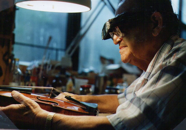 琴破情圓——我所修復(fù)的最艱難小提琴之一