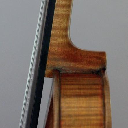 　圖1現代琴頸被榫接，然后粘在頂部塊上