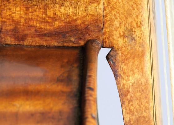 　圖4 Girolamo Amati頸托，經過數字修改以模擬將頸后跟嵌入頂部，但不是側板